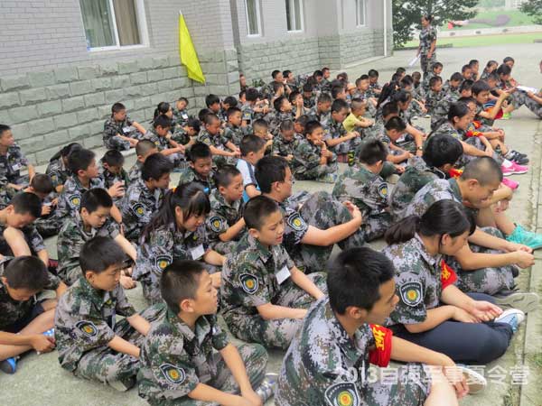 北京青少年军事夏令营营员特写